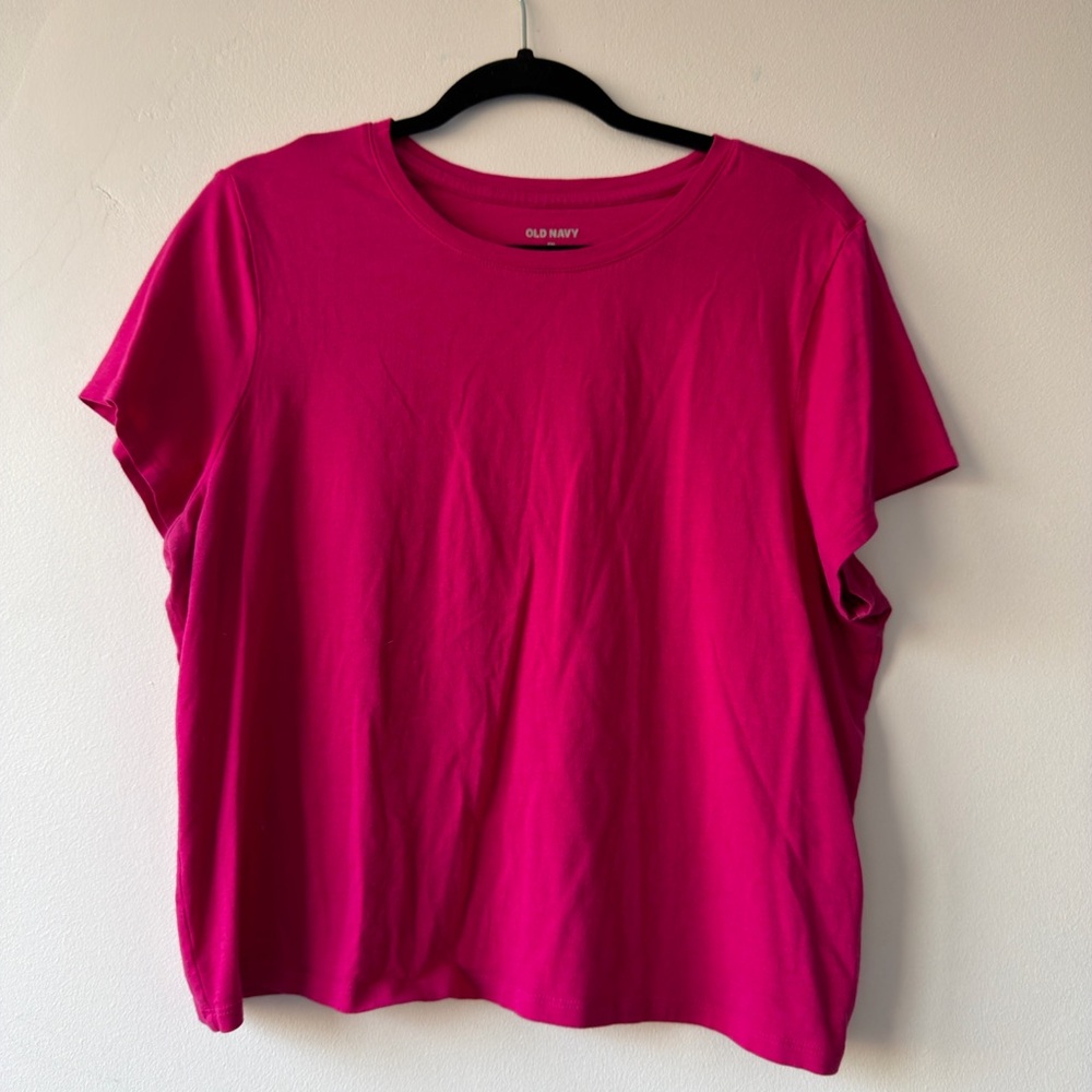 Old Navy Women's Short Sleeve Crew Neck Tee in Hot Pink